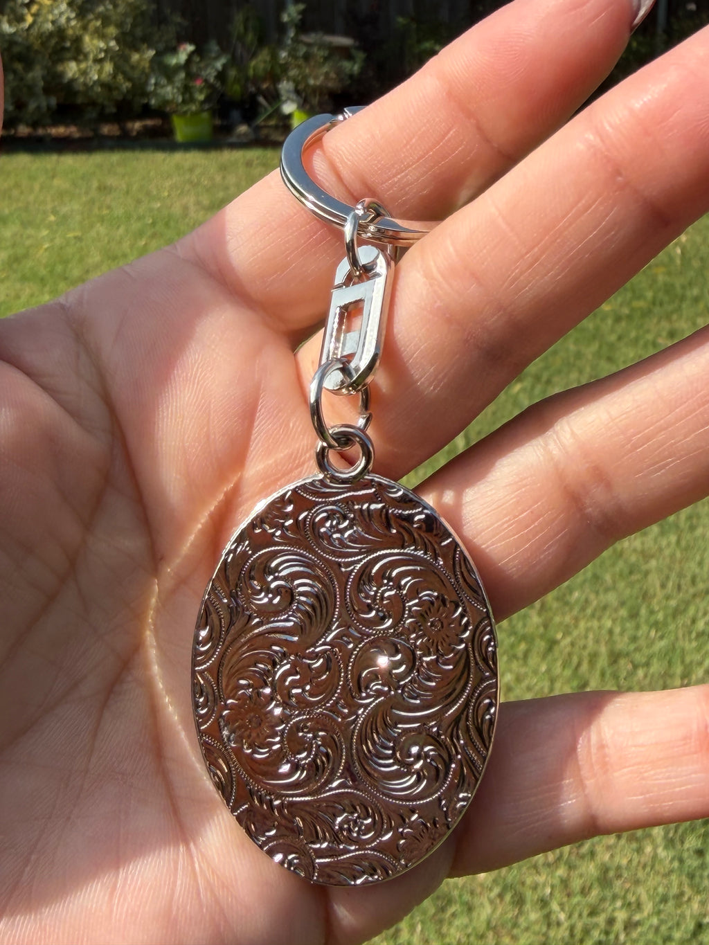 aint Jude (San Judas Tadeo) Keychain – Green &amp; White Enamel Religious Metal Key Ring