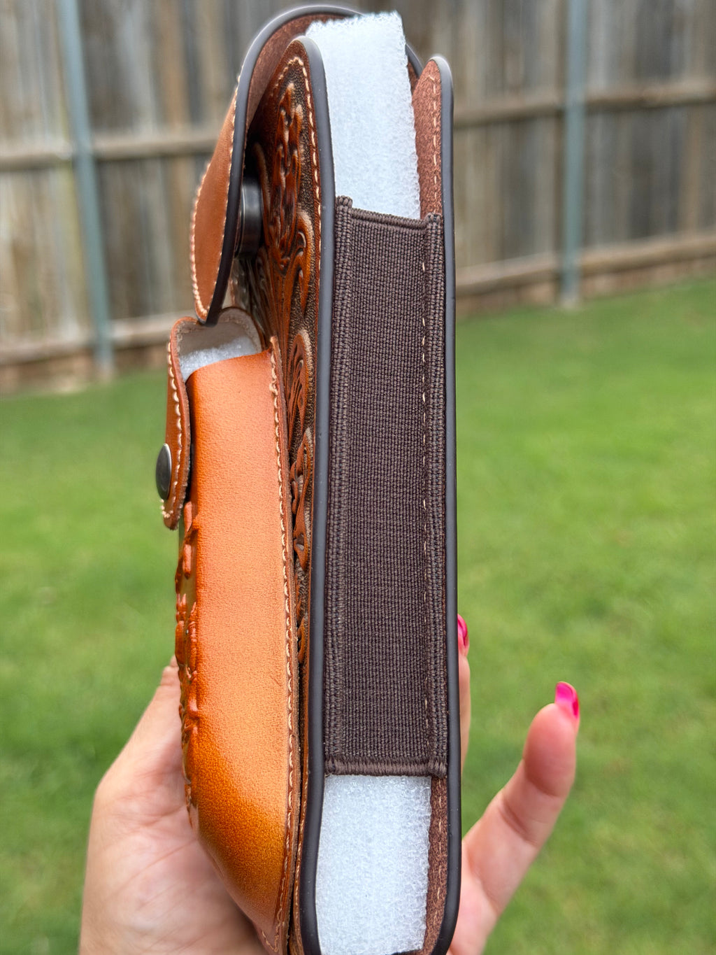 Western Genuine Leather Cell Phone Holster Belt Pouch with Cross &amp; Cowboy Design – Magnetic Flap &amp; Knife Holder