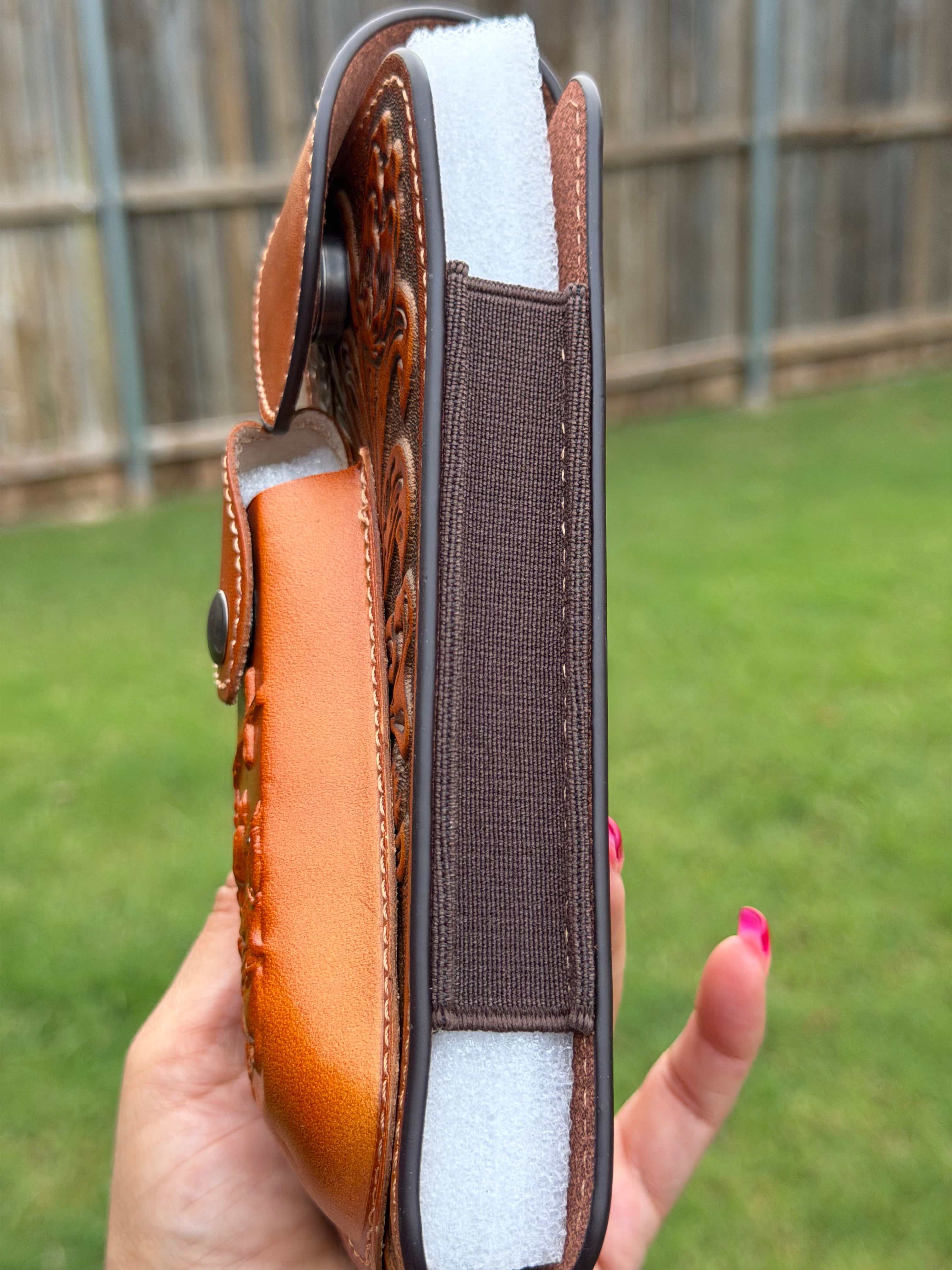Western Genuine Leather Cell Phone Holster Belt Pouch with Cross &amp; Cowboy Design – Magnetic Flap &amp; Knife Holder